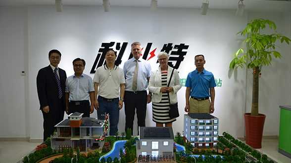 冰岛驻华大使司迪方考察同乐城足球体育